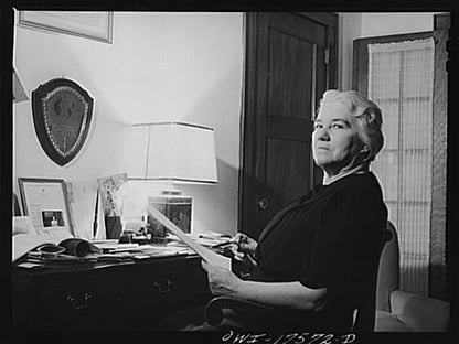 minneapolis-minnesota-portrait-of-sister-kenny-d2f694-1024